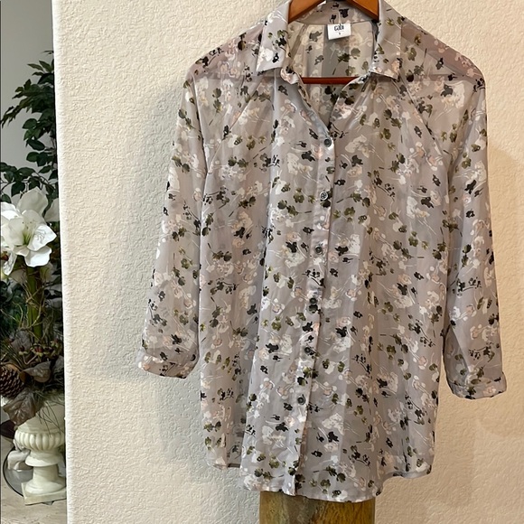 CAbi White Gray and Black Floral Blouse semi sheer button front collar Small EUC - Picture 1 of 11